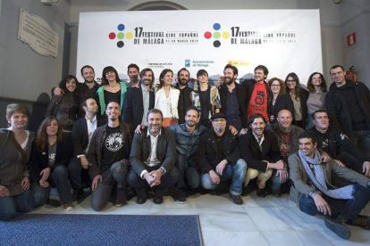 Foto de familia de los premiados de la sección oficial a concurso del Festival de Cine Español de Málaga donde la película "10.000 kilómetros"
