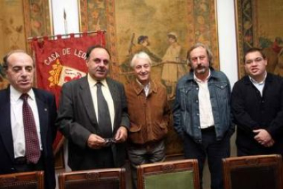 Alonso, Álvarez, Hidalgo, Llamazares y Del Reguero.