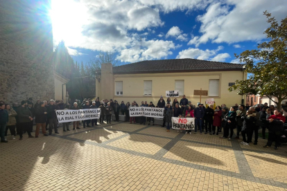 Protestas en Carrizo contra la construcción de las balsas del Órbigo. M. C.