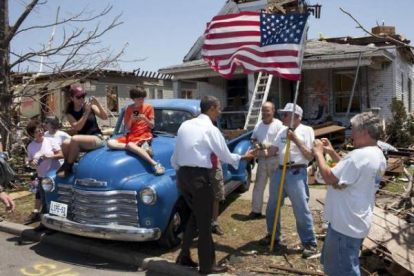 El presidente visita Joplin (Misuri), tras un desolador tornado, en mayo del 2011. PETE SOUZA/ White House Photo Office