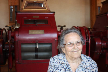 Pilar se dedicó más de 20 años a remendar los sacos usados. Volvió de visita.