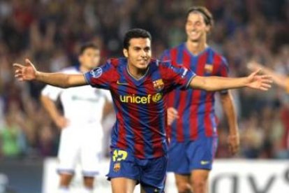 El jugador del Barcelona Pedrito celebra el gol conseguido ante el Dinamo de Kiev.