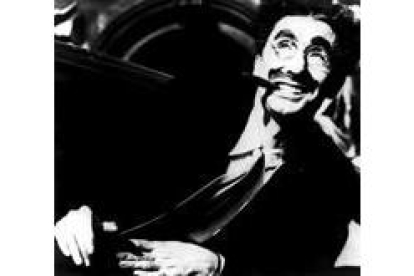 Groucho Marx junto a sus hermanos protagoniza el film «Sopa de ganso»