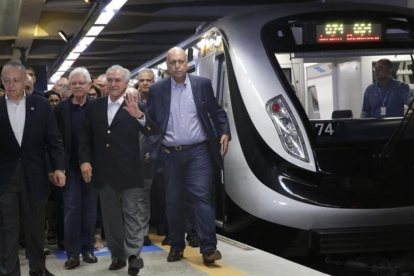 El presidente Temer y otras autoridades, en la inauguración del sábado del metro olímpico.