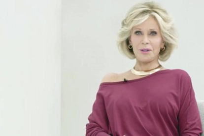 Jane Fonda promociona su nueva colección de prendas deportivas para mujeres mayores de 50 años.