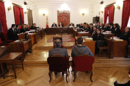 Imágenes del juicio contra La Mari, en la Audiencia  Provincial de León. RAMIRO