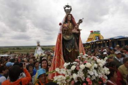 La procesión rogativa de la Virgen del Castro es una de las romerías más multitudinarias de la provi