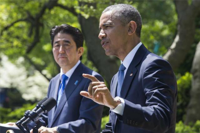 El presidente de Estados Unidos, Barack Obama, en la rueda de prensa junto al jefe del Gobierno japonés, Shinzo Abe.