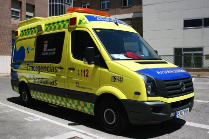 Una ambulancia de emergencias sanitarias. DL