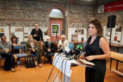 La portavoz de la CUP, Núria Gibert, durante la rueda de prensa que ha ofrecido tras la reunión del Consejo Politico en Perpinyà.