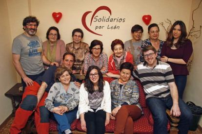 Los voluntarios que integran Solidarios por León son en su mayoría profesionales de la enseñanza y de la educación social. F. OTERO PERANDONES