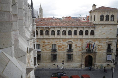 Sede de la Diputación de León. RAMIRO