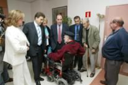 Las personas mayores de 65 años de Ponferrada se beneficiarán de una línea de ayudas específica