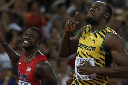 Bolt derrota a Gatlin en los 100 metros de los Mundiales de Pekín 2015.