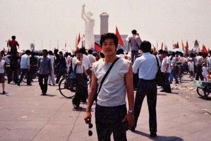 Yang Jianli en la plaza de Tiananmen el 3 de junio de 1989.