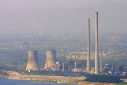 Vista de las instalaciones de la térmica de Cubillos. ANA F. BARREDO