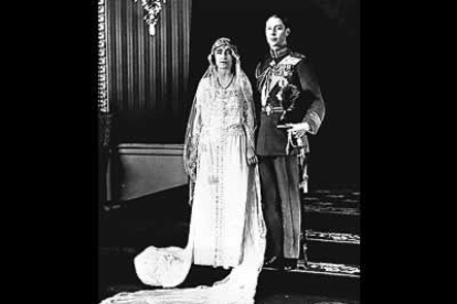 Una boda de gran boato fue la celebrada en 1947 en la Abadía de Westminster. Los novios eran la de aquella princesa Isabel y Felipe Mountbatten, posterior duque de Edimburgo.