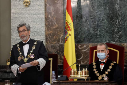 El presidente del CGPJ y del TS realizó su discurso ante Felipe VI en la sede del Supremo. EMILIO NARANJO