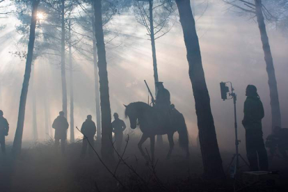 Rodaje de la película ‘Sordo’, en uno de los bosques de Requejo (Cantabria). PEDRO PUENTE HOYOS