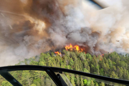 Fotografía cedida por el Gobierno de Ontario que muestra un incendio forestal, en Ontario (Canadá). GOBIERNO DE ONTARIO