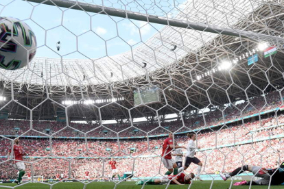Antoine Griezmann logró el gol del empate para la selección gala. TIBOR ILLYES