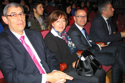 El director de Cultura de la Junta, la alcaldesa de Villafranca y el consejero de Cultura de la Xunta.