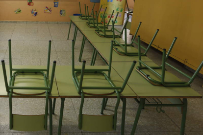 Un aula vacía en un colegio de León. JESÚS F. SALVADORES