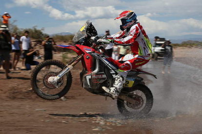 Joan Barreda se mantiene firme en el liderato en motos.