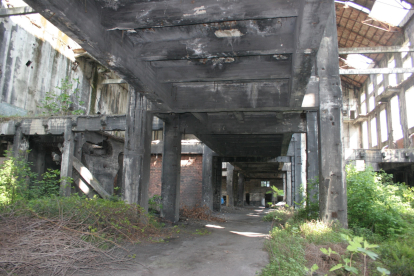 La nave de turbinas de Compostilla en Ponferrada, abandonada aún el año 2007. L. DE LA MATA