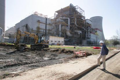 Obras para instalar los ciclos combinados de gas que nunca llegaron a funcionar en Compostilla II. Era el año 2006. L. DE LA MATA