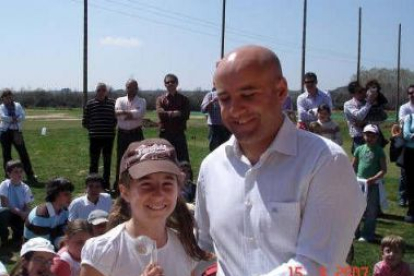 Las niñas demostraron muy buenas dotes para el deporte del golf