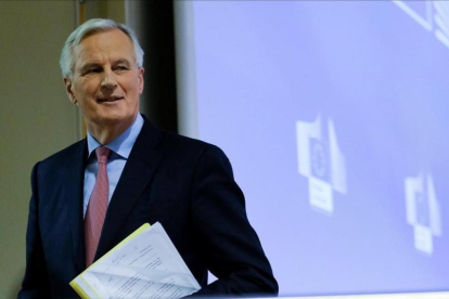 Barnier, presenta el borrador de tratado, en una rueda de prensa, este miércoles, 28 de febrero.