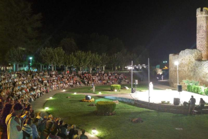 Imagen de un espectáculo celebrado en el programa de Las Noches del Castillo. DL