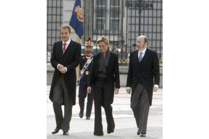 Zapatero, con los ministros Chacón y Rubalcaba