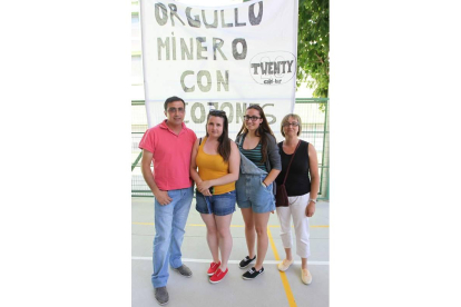 Ánimos de gente de Ciñera y Bierzo. Foto: Norberto.