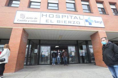 Entrada principal al Hospital El Bierzo. ANA F. BARREDO