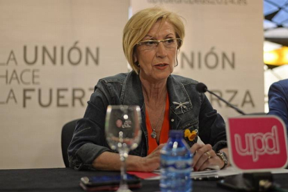 Rosa Díez tras el la reunión del Consejo Político del partido.