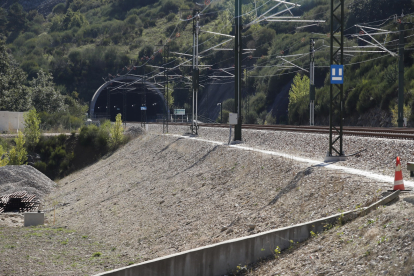 Adif prueba los protocolos de autoprotección de los túneles. RAMIRO