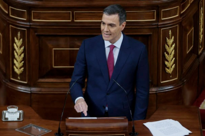 El secretario general del PSOE y presidente del Gobierno en funciones, Pedro Sánchez, interviene ante Congreso, donde se celebra el primer día del debate de investidura. EFE