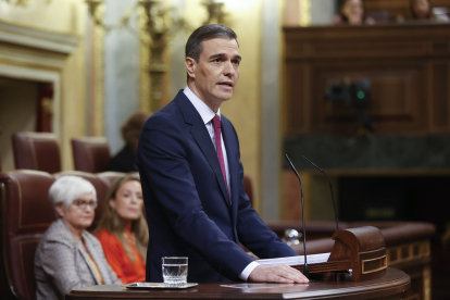 El presidente del Gobierno en funciones, Pedro Sánchez, comienza su intervención en el primer día del debate de investidura. EFE/ JUAN CARLOS HIDALGO
