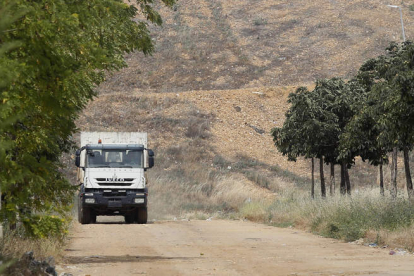 El parque medioambiental se ubicará en terrenos colindantes al CTR de San Román de la Vega. RAMIRO