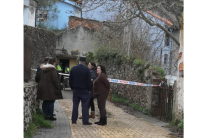 Expectación entre los vecinos de Berbes ante la nueva búsqueda policial