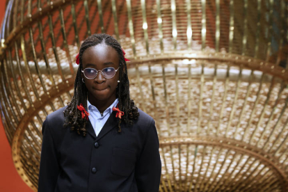 La estudiante de San Ildefonso Elisabeth Obarisiagbon Iyamu durante el sorteo. JAVIER LIZÓ