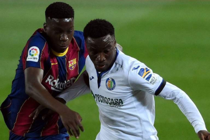 Sabit Abdulai con la elástica de club madrileño en su enfrentamiento con el FC Barcelona. GETAFE FC