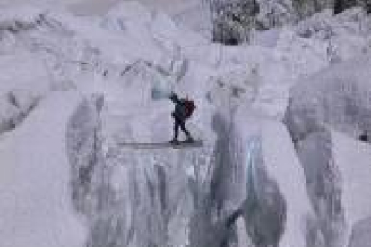La primera vez que atravesó la cascada de hielo del Khumbu