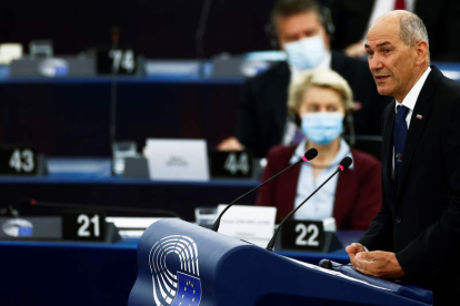 Janez Jansa ayer, durante su polémica intervención ante el Parlamento Europeo. CHRISTIAN HARTMANN