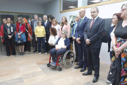 Inauguración de la exposición en el Ayuntamiento de León. RAMIRO