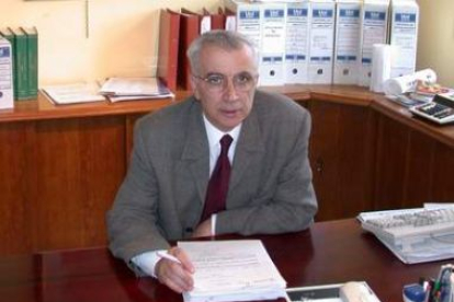 El alcalde de Carrizo, José Luis Martínez Matilla, en su despacho, en una imagen de archivo