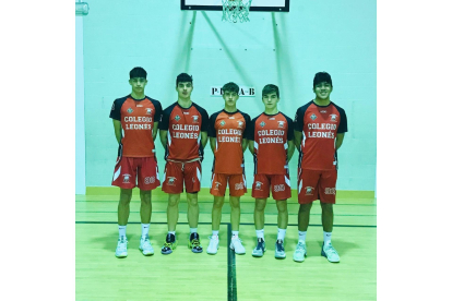 Los cinco jugadores del Colegio Leonés. DL