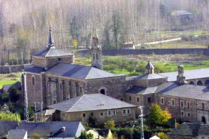 San Miguel de las Dueñas, junto a Gradefes y Carrizo, todavía conserva las religiosas cistercienses.